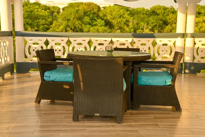 Villa Serenity by the water