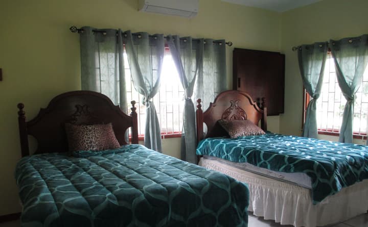 COZY'S BANDB