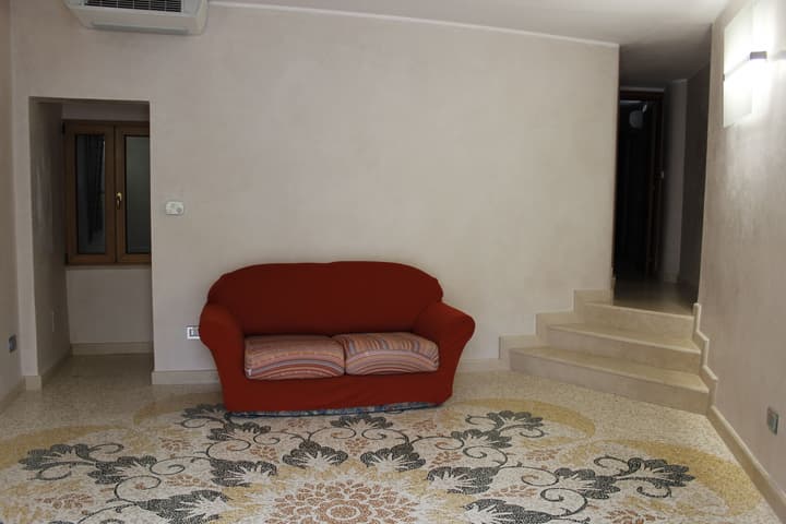 Palazzo De Donno App No04