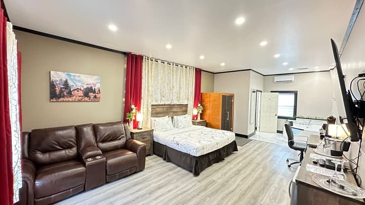 Motel 7 Inn & Suites