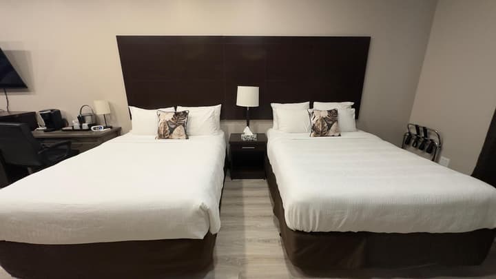 Motel 7 Inn & Suites