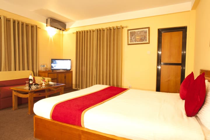 Royal Astoria Hotel