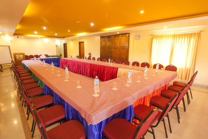 Royal Astoria Hotel