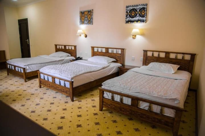 City Hotel