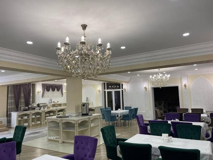 City Hotel
