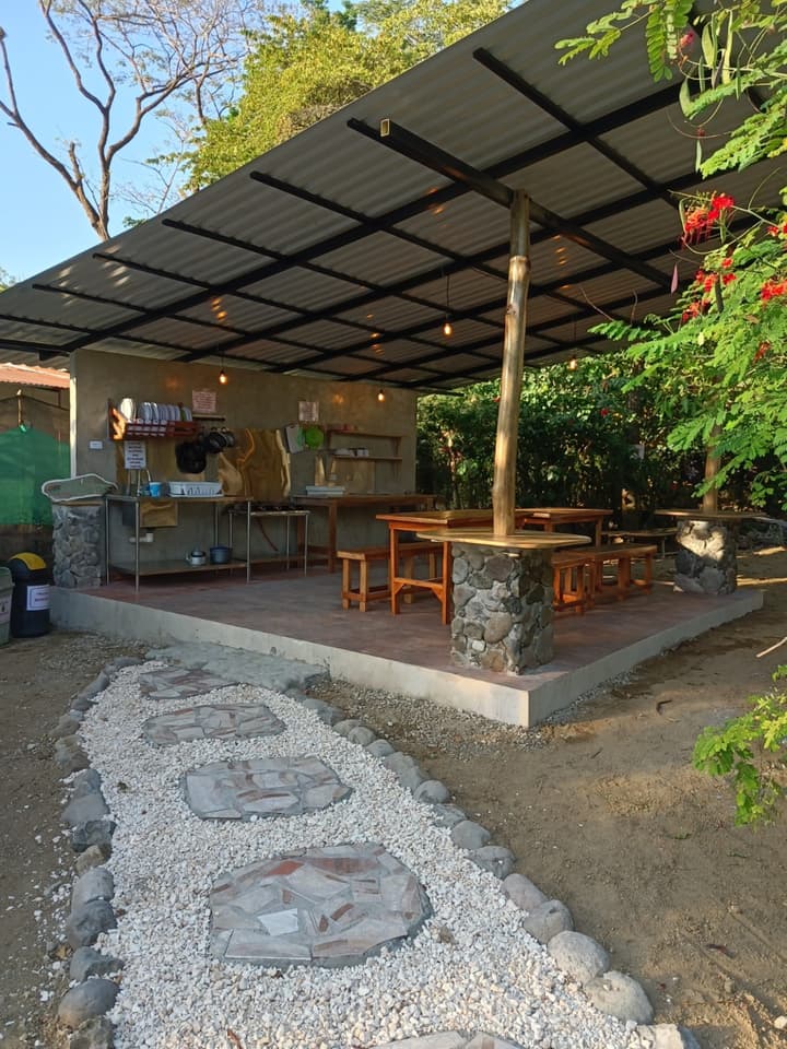 Don Jons Lodge -Surf & Yoga