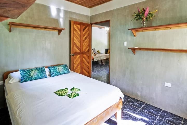 Don Jons Lodge -Surf & Yoga