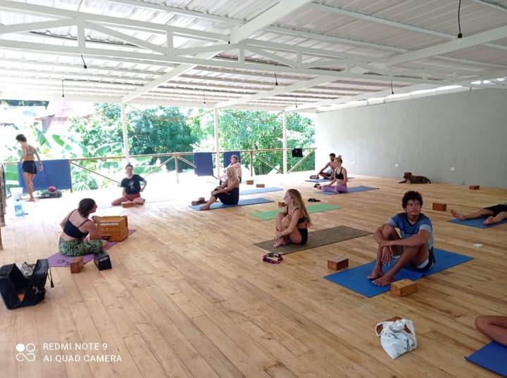 Don Jons Lodge -Surf & Yoga