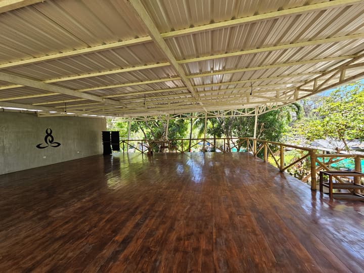 Don Jons Lodge -Surf & Yoga