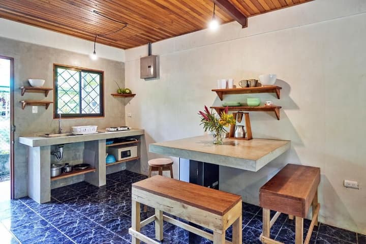 Don Jons Lodge -Surf & Yoga