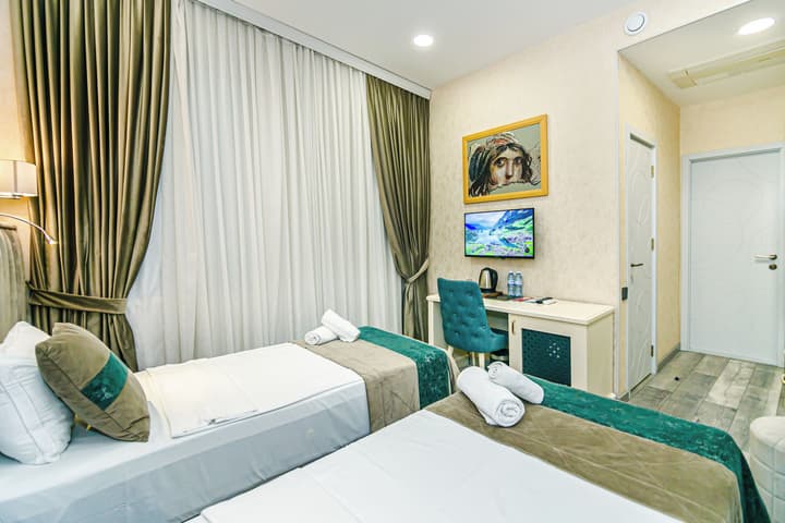 Essam Deluxe Hotel