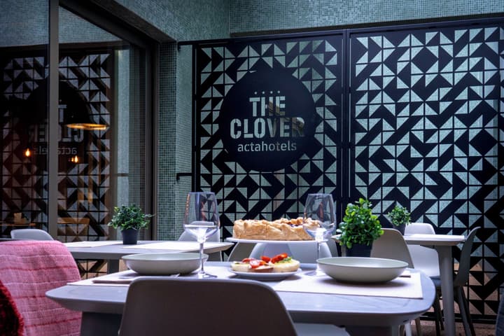 Hotel Acta the Clover