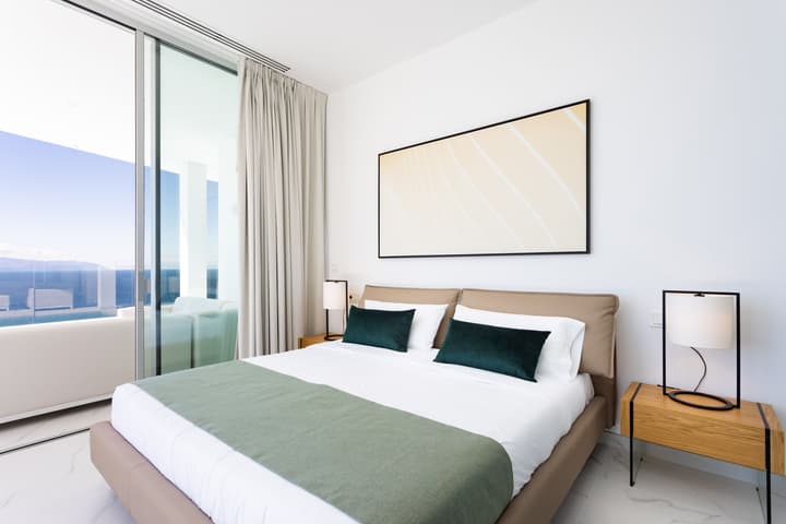 Crystal I Luxury Apartments