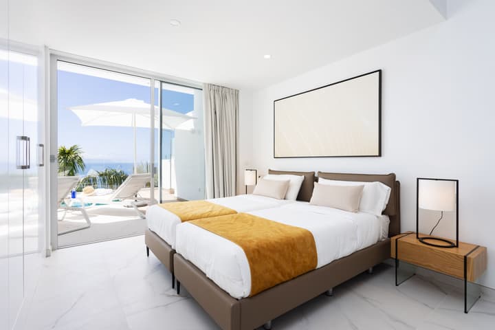 Crystal I Luxury Apartments