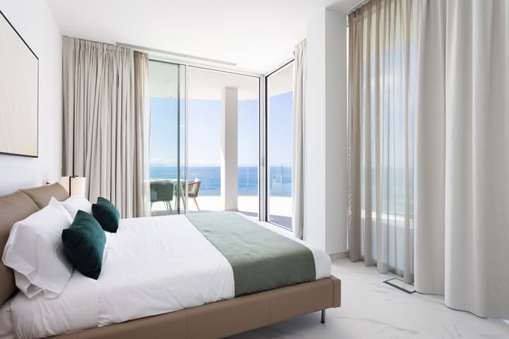 Crystal I Luxury Apartments
