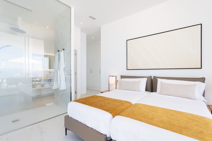 Crystal I Luxury Apartments