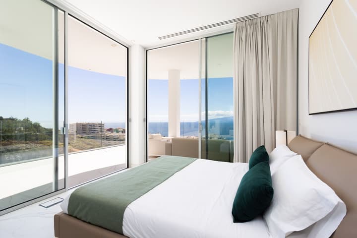 Crystal I Luxury Apartments