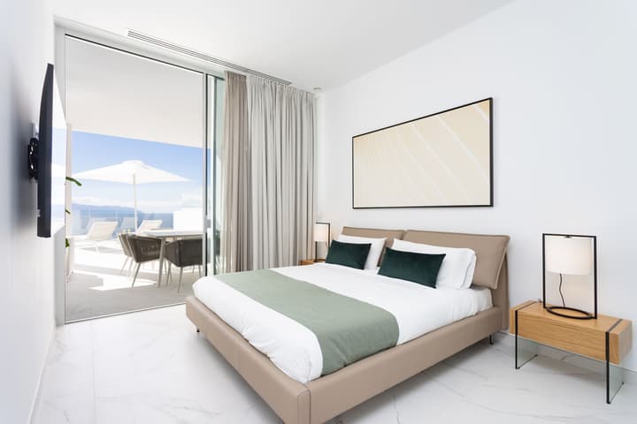 Crystal I Luxury Apartments
