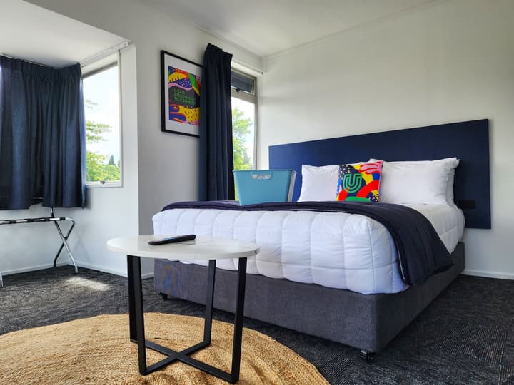 Urban Lounge Sleepery, SureStay Collection by BW