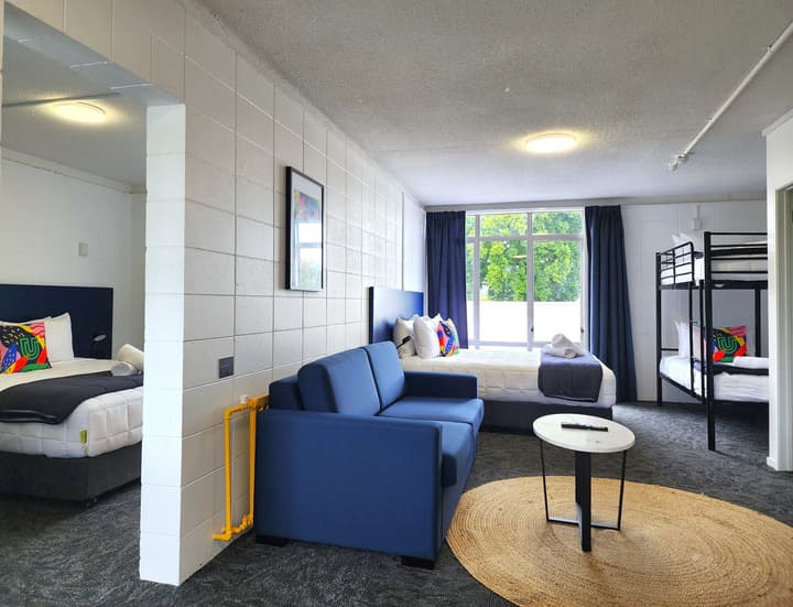 Urban Lounge Sleepery, SureStay Collection by BW