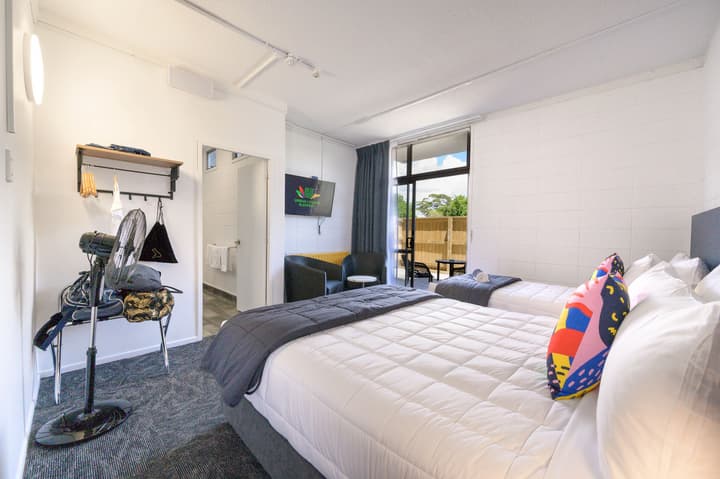 Urban Lounge Sleepery, SureStay Collection by BW