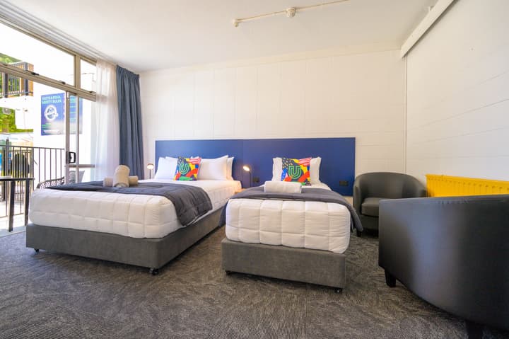 Urban Lounge Sleepery, SureStay Collection by BW