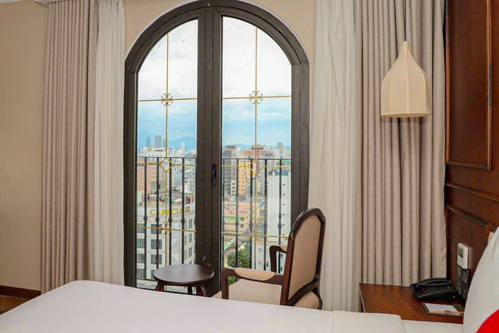 Golden Lotus Luxury Hotel Da Nang