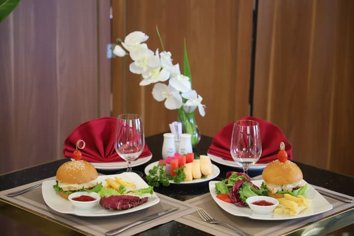 Golden Lotus Luxury Hotel Da Nang