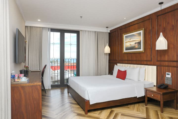 Golden Lotus Luxury Hotel Da Nang