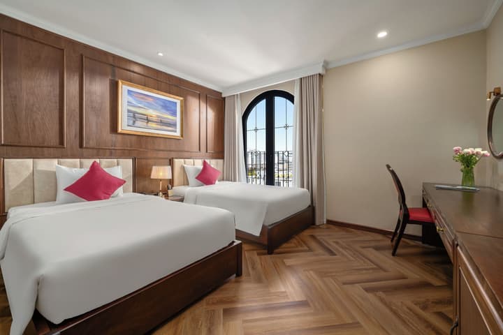Golden Lotus Luxury Hotel Da Nang