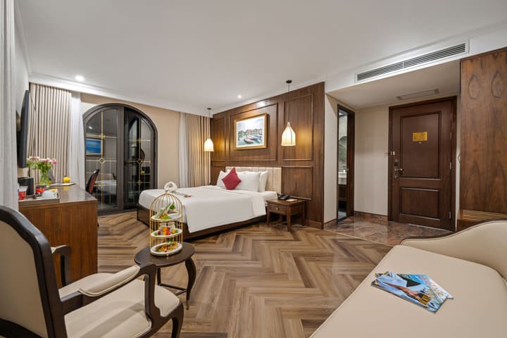 Golden Lotus Luxury Hotel Da Nang