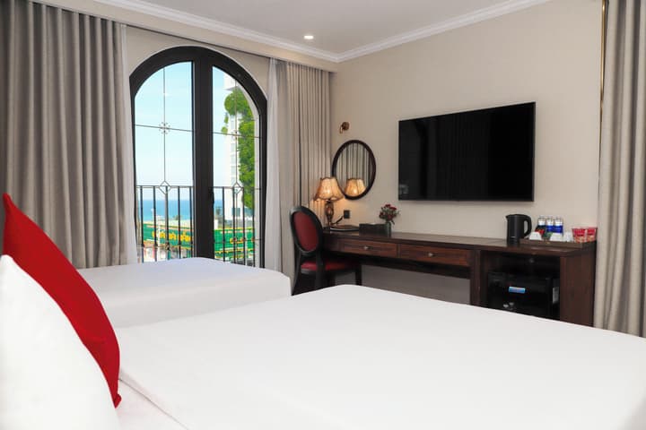 Golden Lotus Luxury Hotel Da Nang