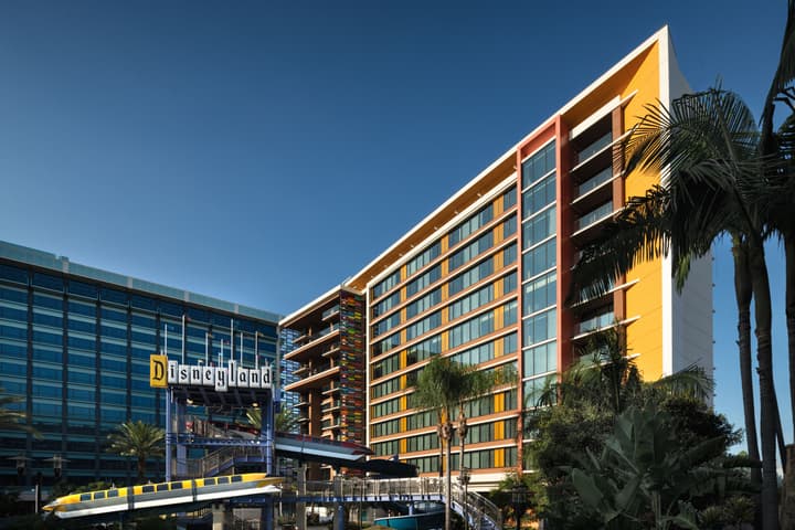 The Villas At The Disneyland Hotel