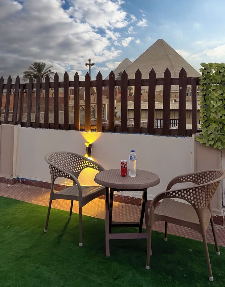 Osiris pyramids view inn