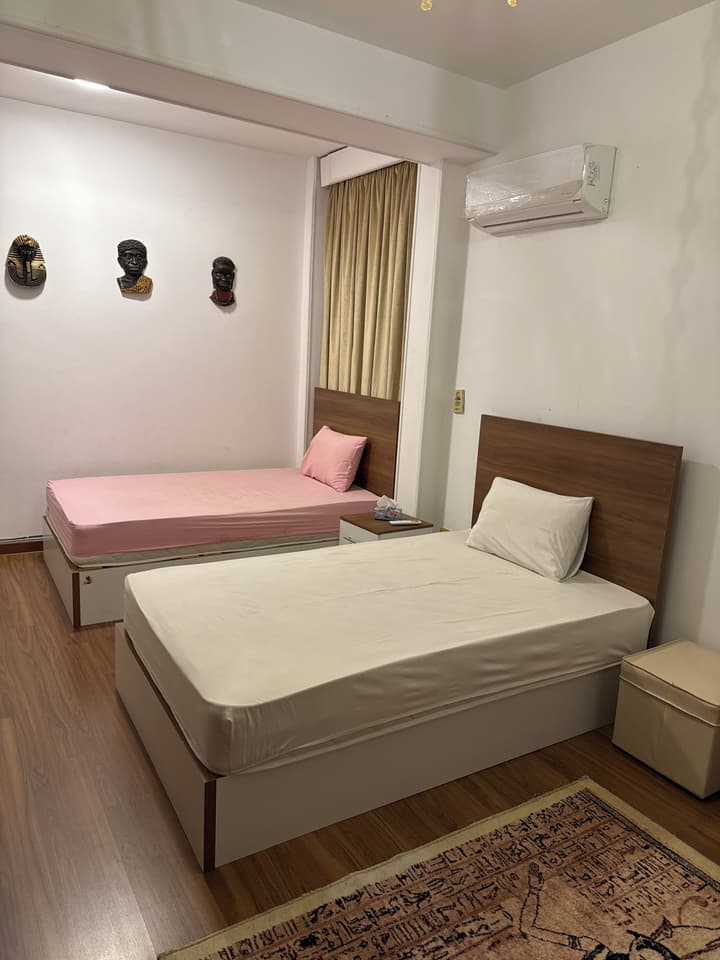 Osiris pyramids view inn
