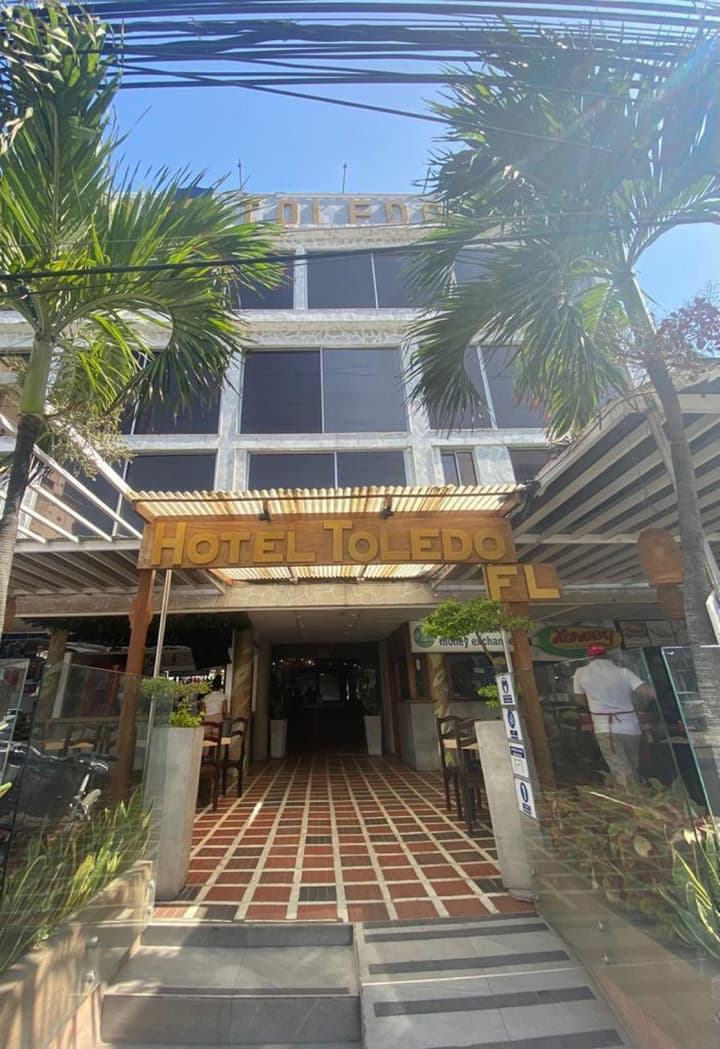 Hotel Toledo FL