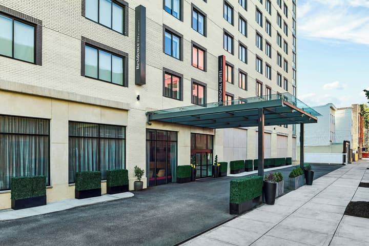 SpringHill Suites by Marriott New York Queens