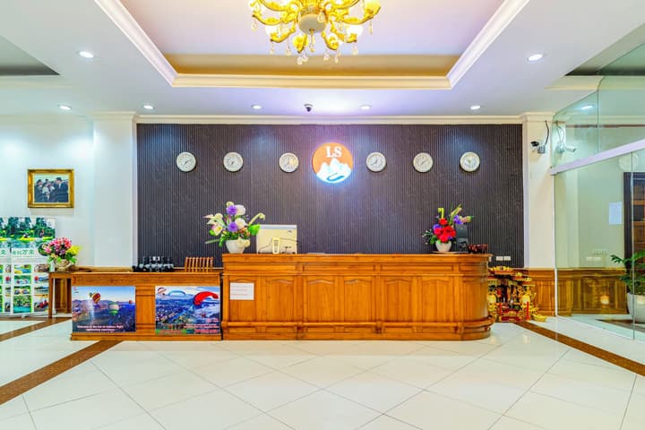 Lisha roungnakhone hotel