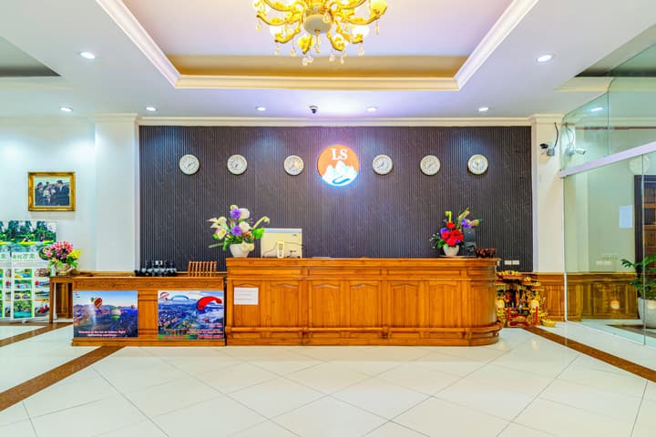 Lisha roungnakhone hotel