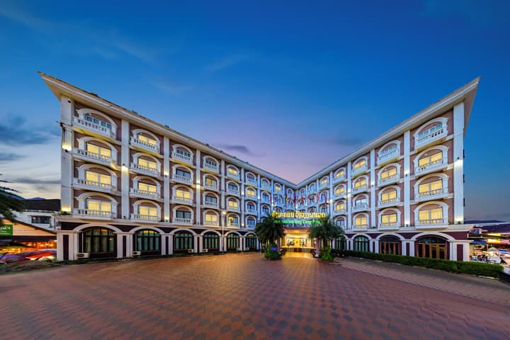 Lisha roungnakhone hotel