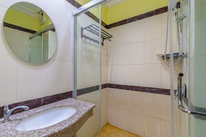 Lisha roungnakhone hotel