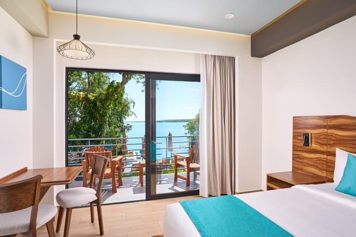 Cristalino Lagoon Front Hotel Restaurant & SPA - Adults Only
