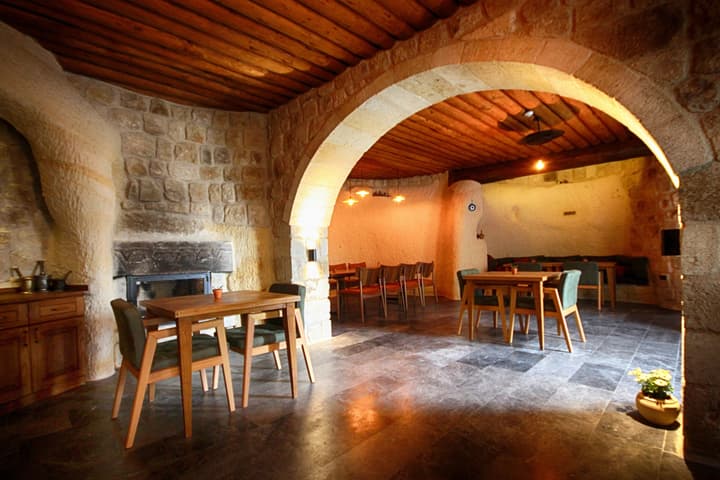 1811 Cave Hotel