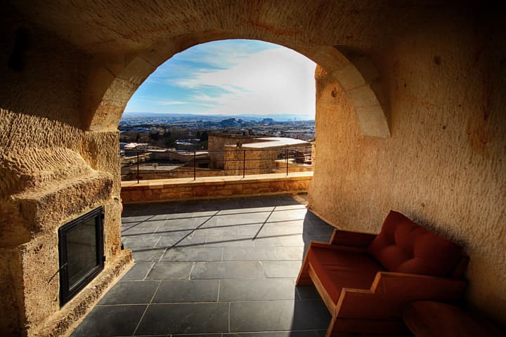 1811 Cave Hotel