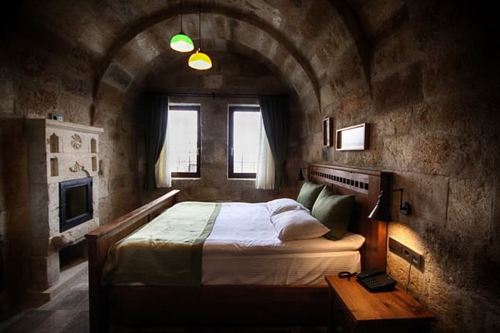 1811 Cave Hotel