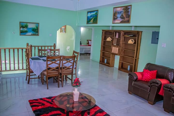 The Hamilton's Nature Villa