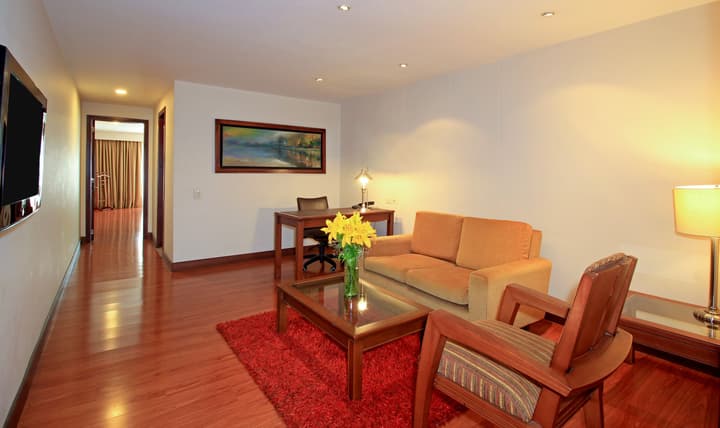 Hotel Windsor House Inn By GEH Suites