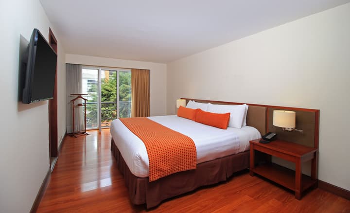 Hotel Windsor House Inn By GEH Suites