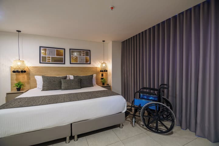 First Class Hotel