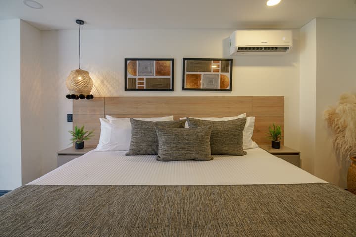 First Class Hotel
